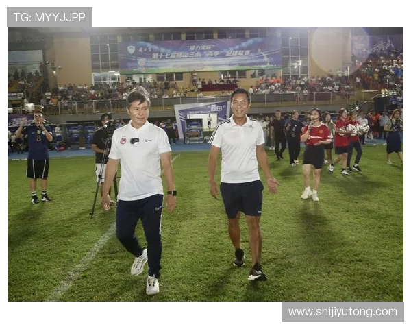 足球明星动态壁纸让你随时感受绿茵场上的激情与魅力 足球明星动态壁纸让你随时感受绿茵场上的激情与魅力